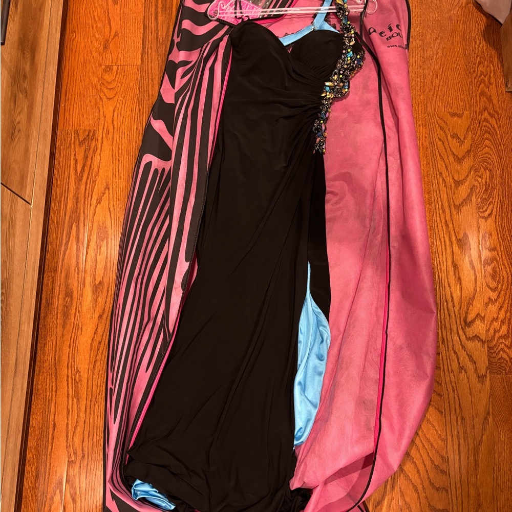 Black prom dress